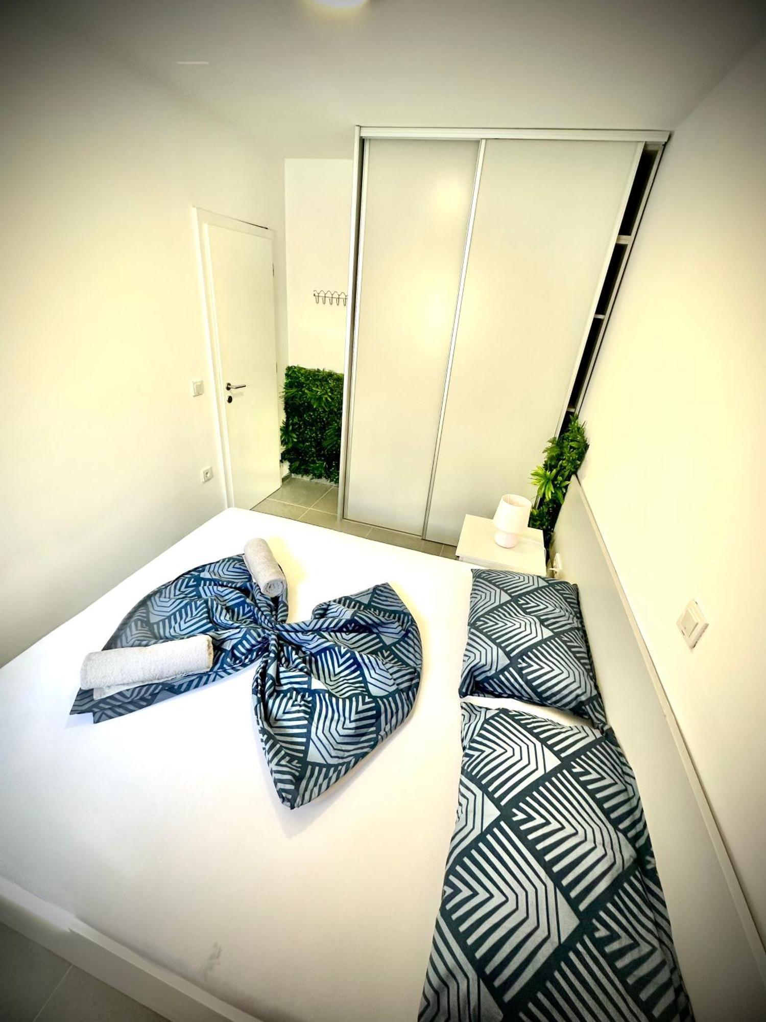 Vip Deluxe Apartment Arian Новаля Екстер'єр фото