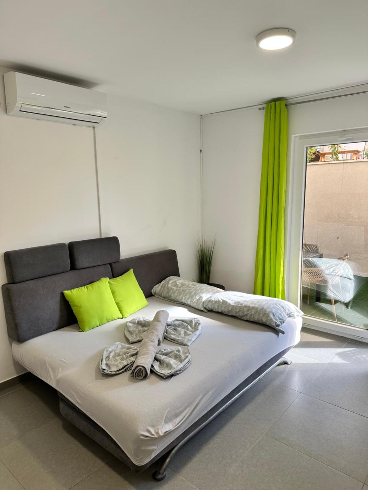 Vip Deluxe Apartment Arian Новаля Екстер'єр фото